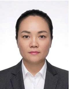 Chân dung Trịnh Thúy Hằng